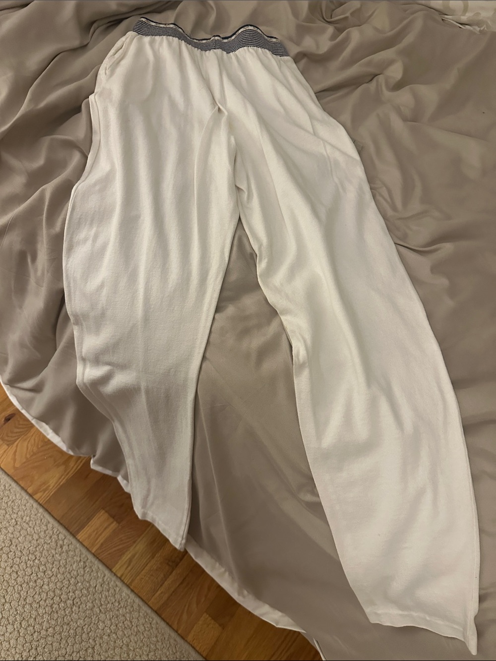Relaxed Wide-Leg Lounge Pants in White